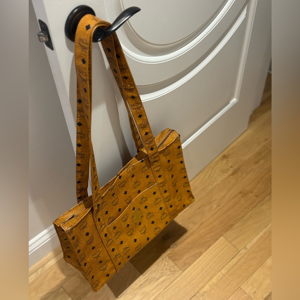 Authentic MCM Visetos tote - Picture 2 of 16